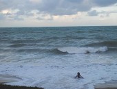 A Capitania alerta para que os pescadores e banhistas não entrem no mar no período