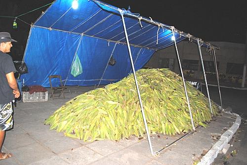 Venda de milho na Praça da Faculdade