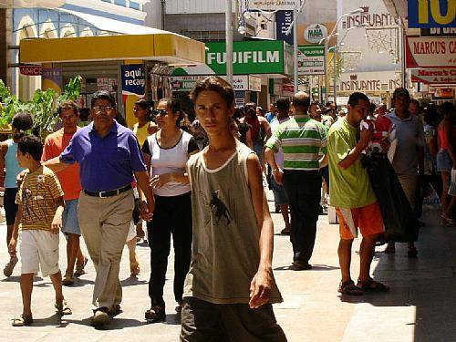 Lojas do Centro e Shoppings funcionam normalmente na próxima sexta, 12