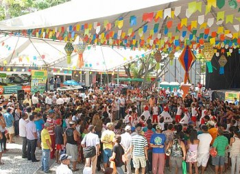 Evento contou com apresentações culturais para comemorar a alegria da população palmeirense.