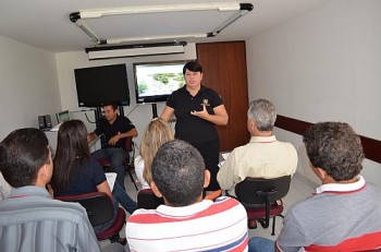 A atividade atualizou os participantes sobre as regras de circulação que muitas vezes confundem os motoristas no dia a dia.