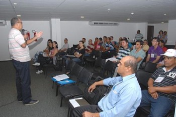 Capacitação discute identificação e controle da peste