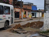 A cratera tem prejudicado o trânsito no local