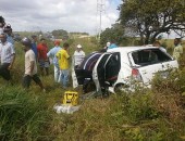 Motorista capota veículo ao tentar desviar de buraco na AL-110