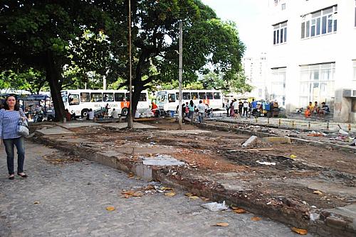 Praça Palmares deverá ser revitalizada após remoção dos ambulantes