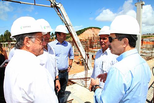 Governador Teotonio Vilela Filho visitou as obras