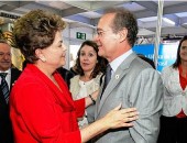 Renan cumprimenta a presidente Dilma Rousseff antes da solenidade na Braskem