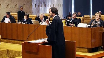 O advogado Pierpaolo Bottini, defensor de Luiz Carlos da Silva (Prof. Luizinho), durante julgamento do mensalão