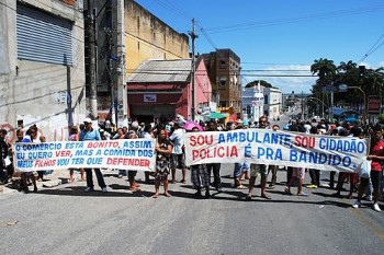 Camelôs promoveram protesto por melhores condições de trabalho