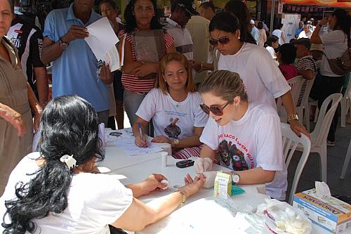 População recebe atendimento no Dia de Combate ao Tabagismo