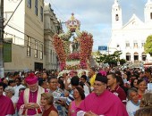 Procissão de Nossa Senhora dos Prazeres reuniu centenas de fiéis