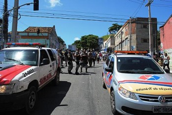 Ambulantes obrigaram comerciantes a fechar lojas