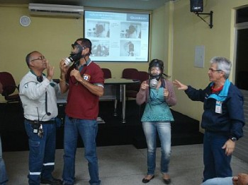 Socorristas participam de treinamento sobre acidentes com gás