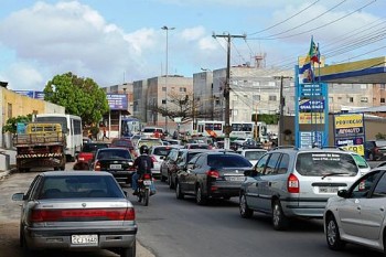 Trânsito confuso no primeiro dia da mudança