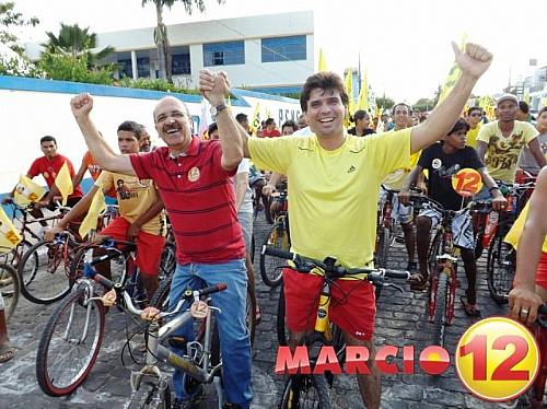 Márcio Beltrão Ronaldo Lopes passearam de passeio ciclístico pelas ruas de Penedo