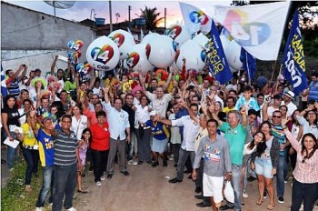 Senador com Elizeu Rêgo, Hélio Pecuarista, Carlinhos (Grafitex), Geraldo Alencar (vereador), Aloísio Rodrigues, Mário César e Luiz Dantas