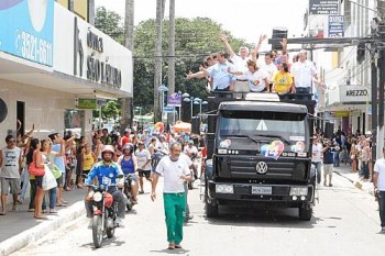 Célia Rocha realiza maior carreata de Arapiraca