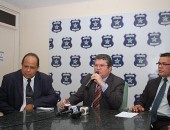 Diretor de Polícia Judiciária Metropolitana, Carlos Alberto Reis, Delegado-geral, Paulo Cerqueira e delegado titular da Delegacia de Roubos da Capital, Walter Nascimento