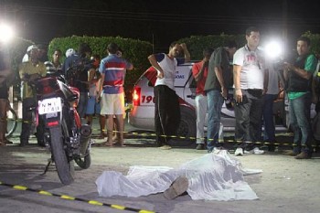 Motoqueiro é morto com tiro na nuca por ‘carona’ após discussão