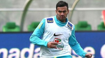 Leandro Castán pode ganhar a vaga de titular na seleção brasileira