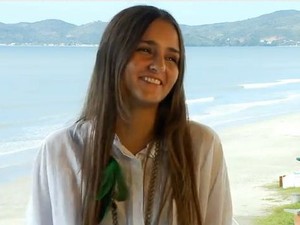 Catarina decidiu leiloar sua virgindade pela internet