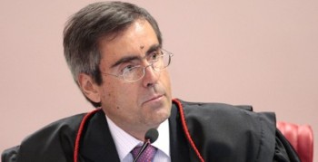 Ministro Arnaldo Versiani,