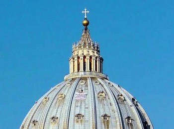 Homem burlou a segurança e dormiu no domo da Basílica de São Pedro