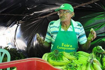 Feira Camponesa tem início nesta quarta