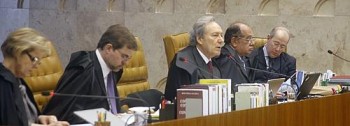 Os ministros Rosa Weber, Dias Tofolli, Ricardo Lewandowski, Gilmar Mendes e Celso de Mello, durante análise da ação 470 no STF