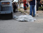 Assaltante morre atropelado por caminhão do Corpo de Bombeiros