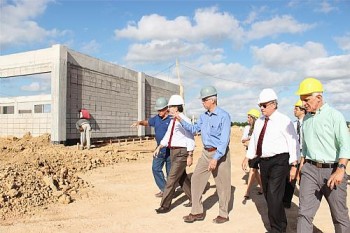 Vilela visitou obras de construção da unidade