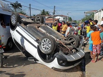 Condutora ficou ferida e foi encaminhada para o Hospital Regional Santa Rita