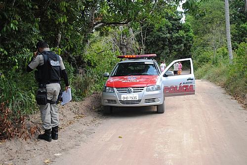 Corpos de fois homens foram desovados em estrada vicinal em Bebedouro