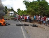 Bloqueio na BR-101 começou na manhã de hoje