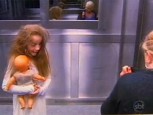 Pegadinha da menina fantasma no elevador ganhou destaque internacional