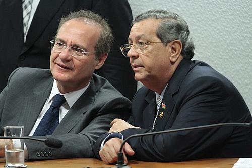 Renan acompanha votação com o presidente da CAS, senador Jayme Campos