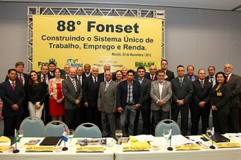 Governador participa de Fórum de secretários do Trabalho