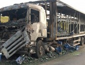 Carreta com carga de refrigerante incendeia na BR-101