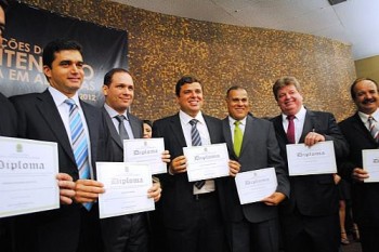 Wilson Junior, Silvania Barbosa e Silvano Barbosa foram diplomados