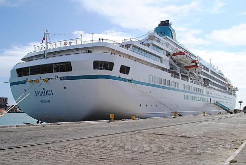 Amadea traz quase mil passageiros nesta quinta a Maceió