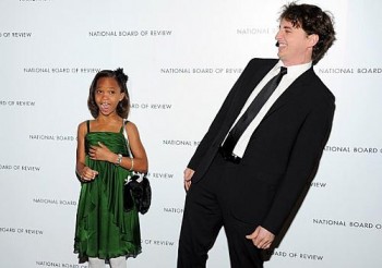 Quvenzhane Wallis, 9, indicada ao Oscar de melhor atriz pelo filme 'Indomável sonhadora', e o diretor do longa, Benh Zeitlin, em evento no dia 8 de janeiro, em Nova York.