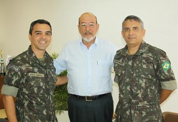 Presidente da Fiea recebe comandante do 59° BIMTZ