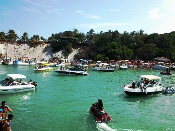 Festa náutica reúne centenas de pessoas em Barra de São Miguel