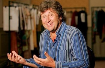 Estilista italiano Vittorio Missoni durante entevista à Reuters em 2004, em Lima