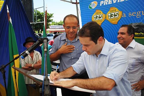 Renan Filho anunciou em Tapera que apresentou emenda para construção de nova barragem