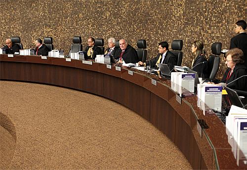 Sessão do pleno tem início previsto para 9 horas da manhã