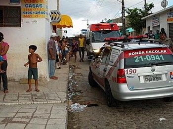 Vítima foi atingida por um golpe de faca-peixeira na nuca.