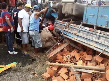 Colisão deixou dois mortos e um ferido