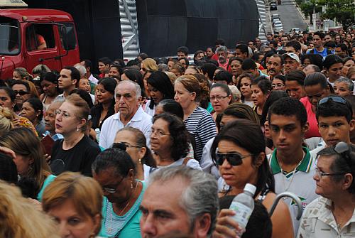 Procissão de Corpus Christi arrasta multidão no Centro de Maceió