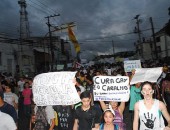 Estudantes e movimentos sociais saem em passeata em Maceió